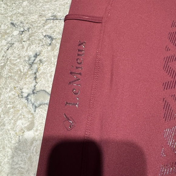 Lemieux Burgundy Pull On Breeches.Never worn!!
New w/out tags. - Picture 4 of 7